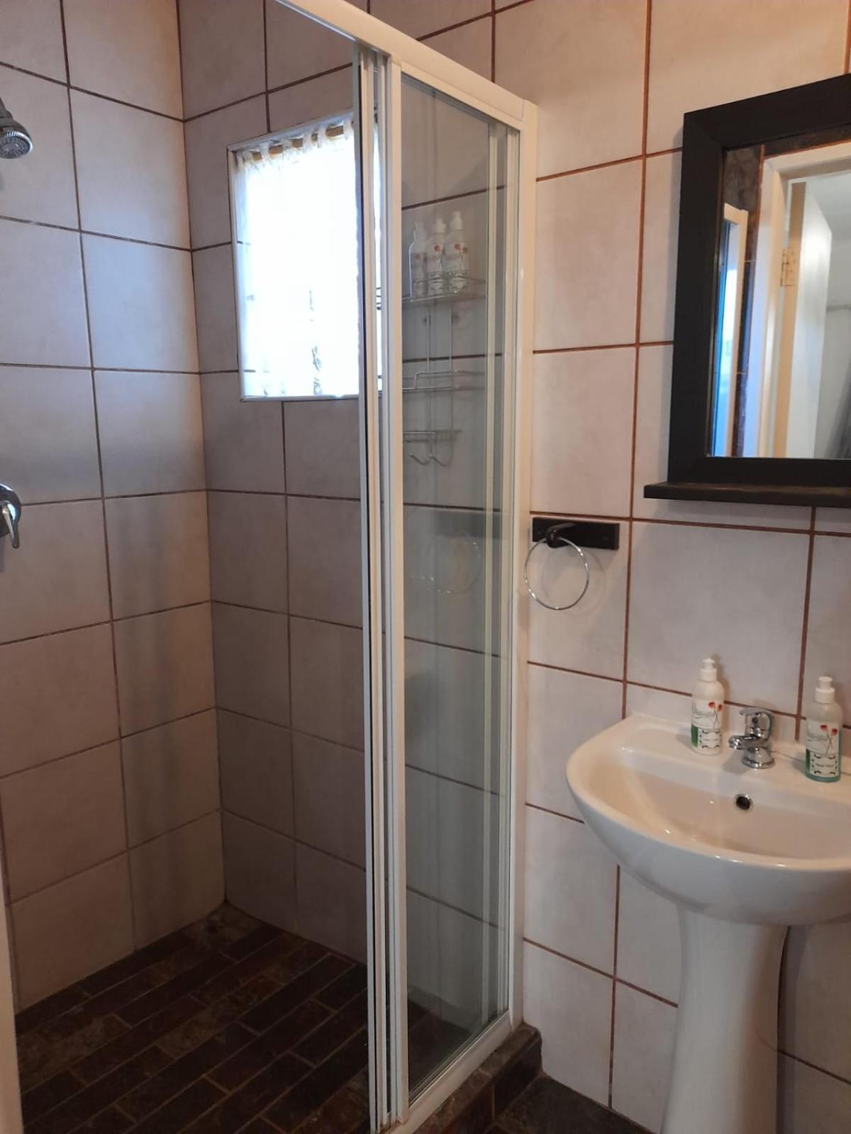Ukarimu Guest House Klerksdorp Ruang foto